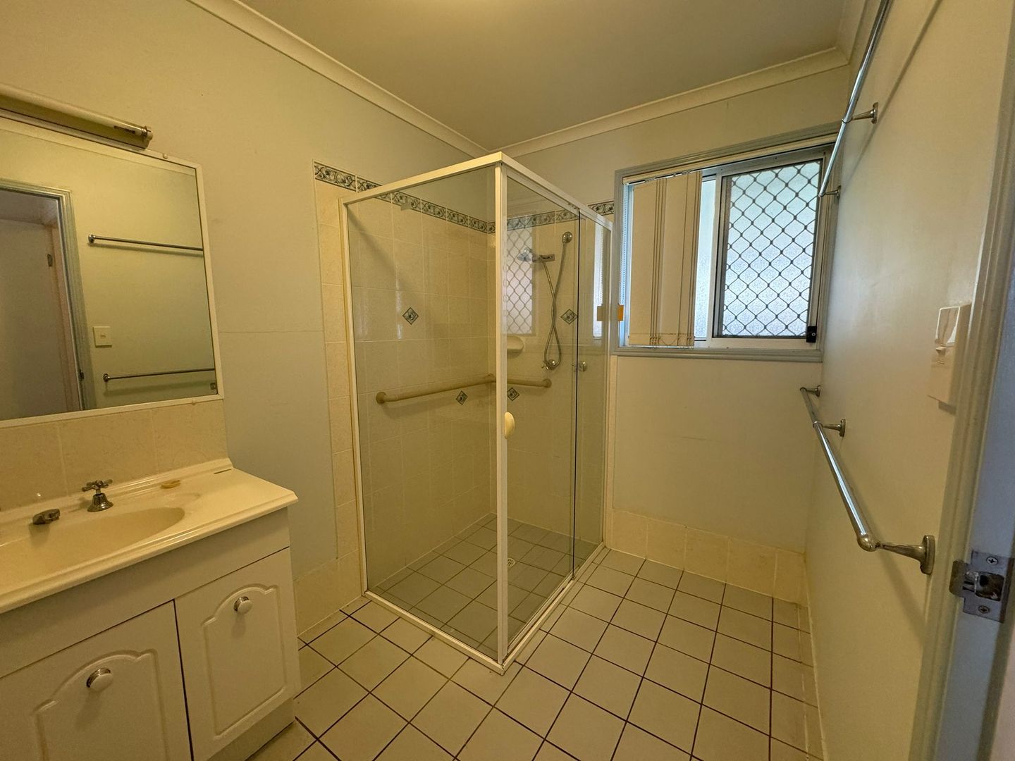 OVER 50'S LIFESTYLE LIVING - GATED COMPLEX