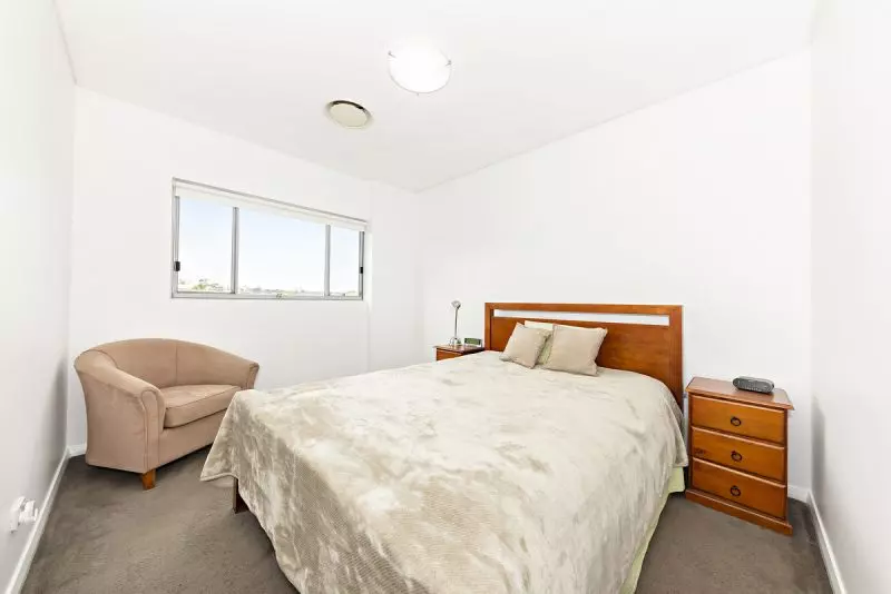 North and East Facing Premier Apartment with Study Nook and Roomy Foyer-like Entrance