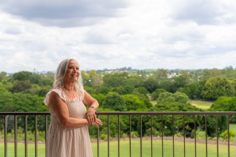 End Position with Expansive Golf Course Views