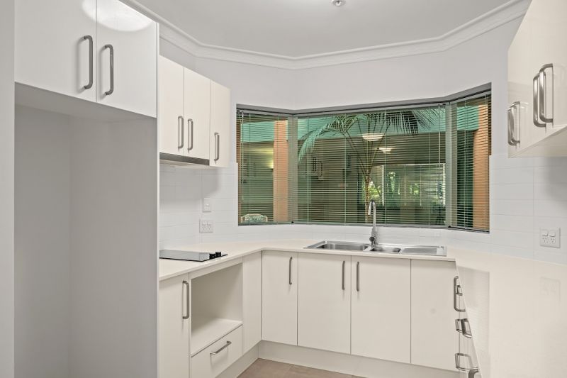 Ideally located popular 1 bedroom apartment close to all The Manor Amenities