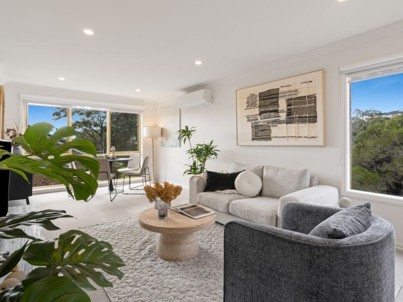 DEPOSIT TAKEN - Contemporary First Floor Unit with Tanti Creek Reserve views