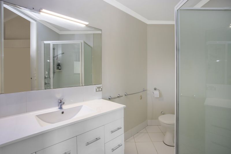 Bright and sunny first floor unit