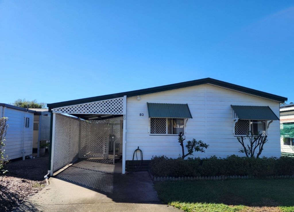 2 Bedroom Smaller Villa - Excellent Location.  NEEDS work!  Priced Accordingly