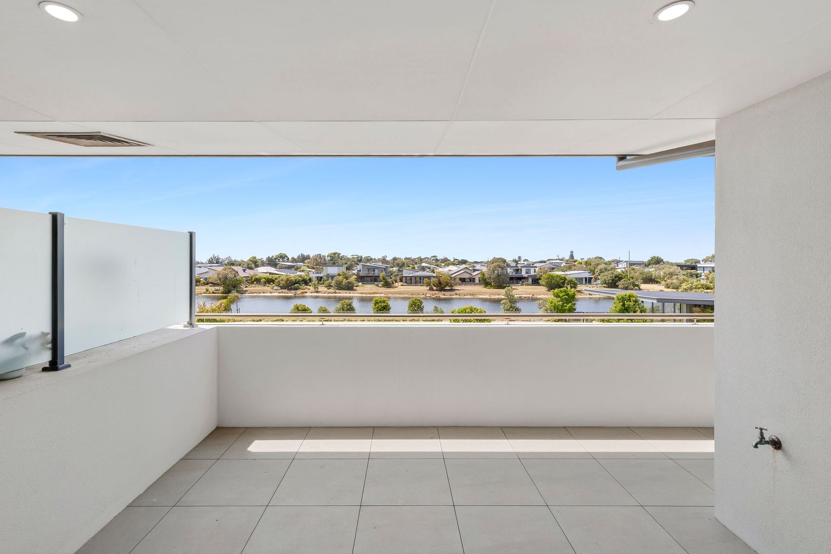 Apartment 4 - 20 Airlie Avenue