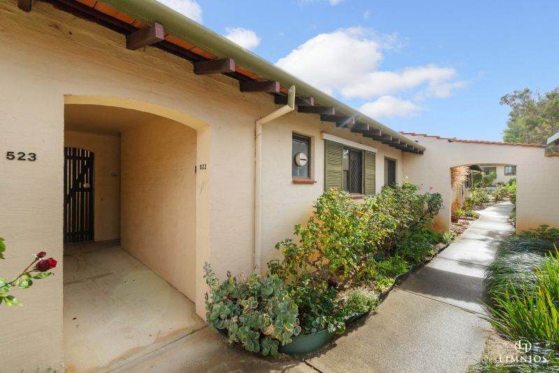 UNDER OFFER - Grandstand views of the Bowling Green