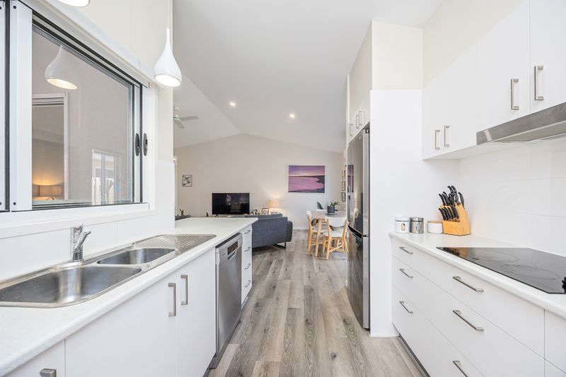 Attention Garden Lovers... Stylish Alfresco Living Awaits!