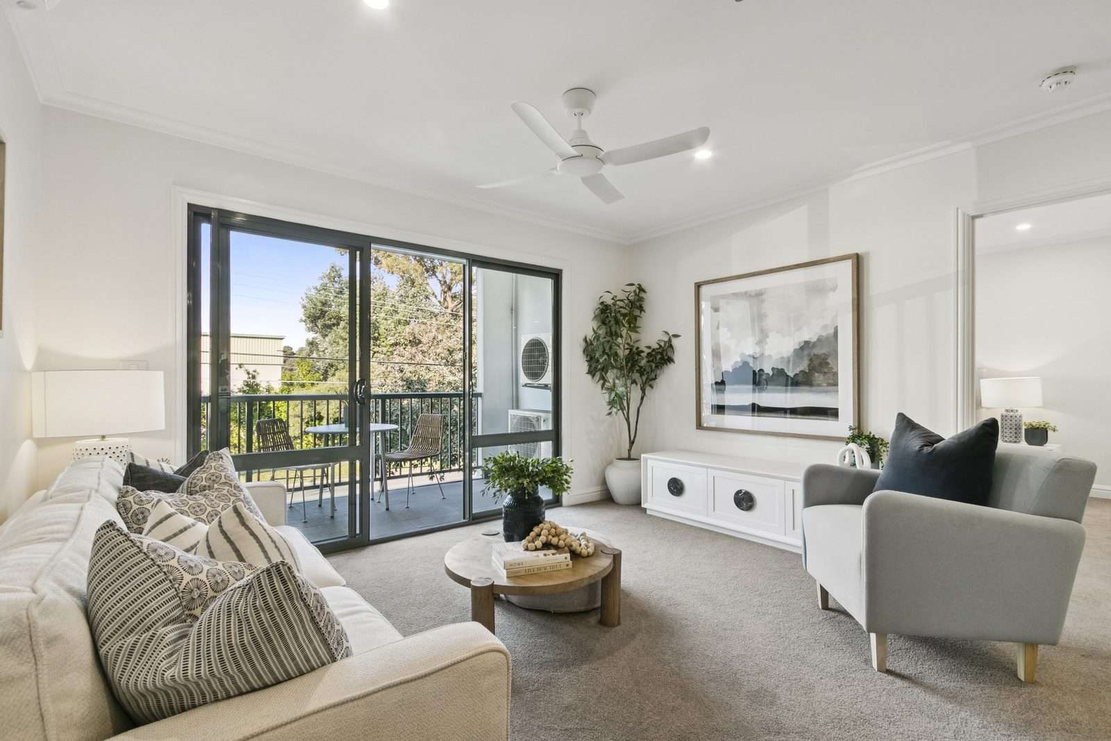 Peaceful One-Bedroom Apartment with a Leafy Outlook