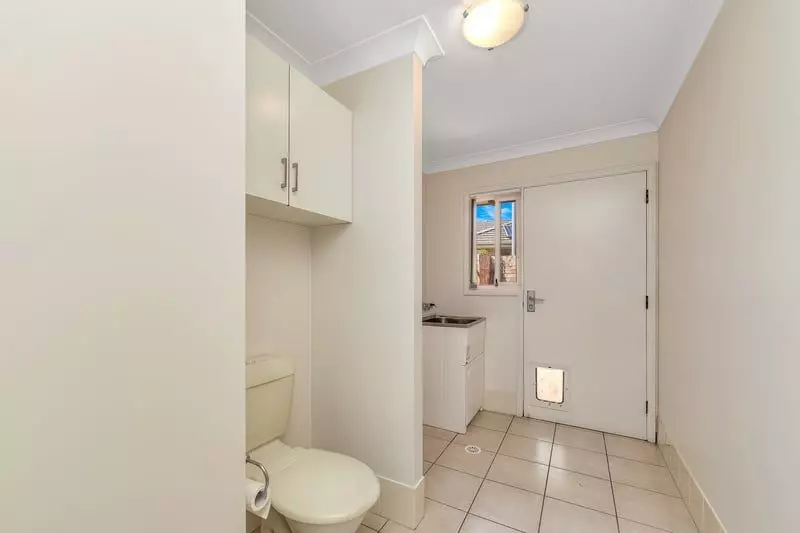 Corner Retreat Opposite Ashton Gardens Hub