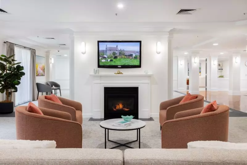 Spacious one-bedroom first-floor apartment