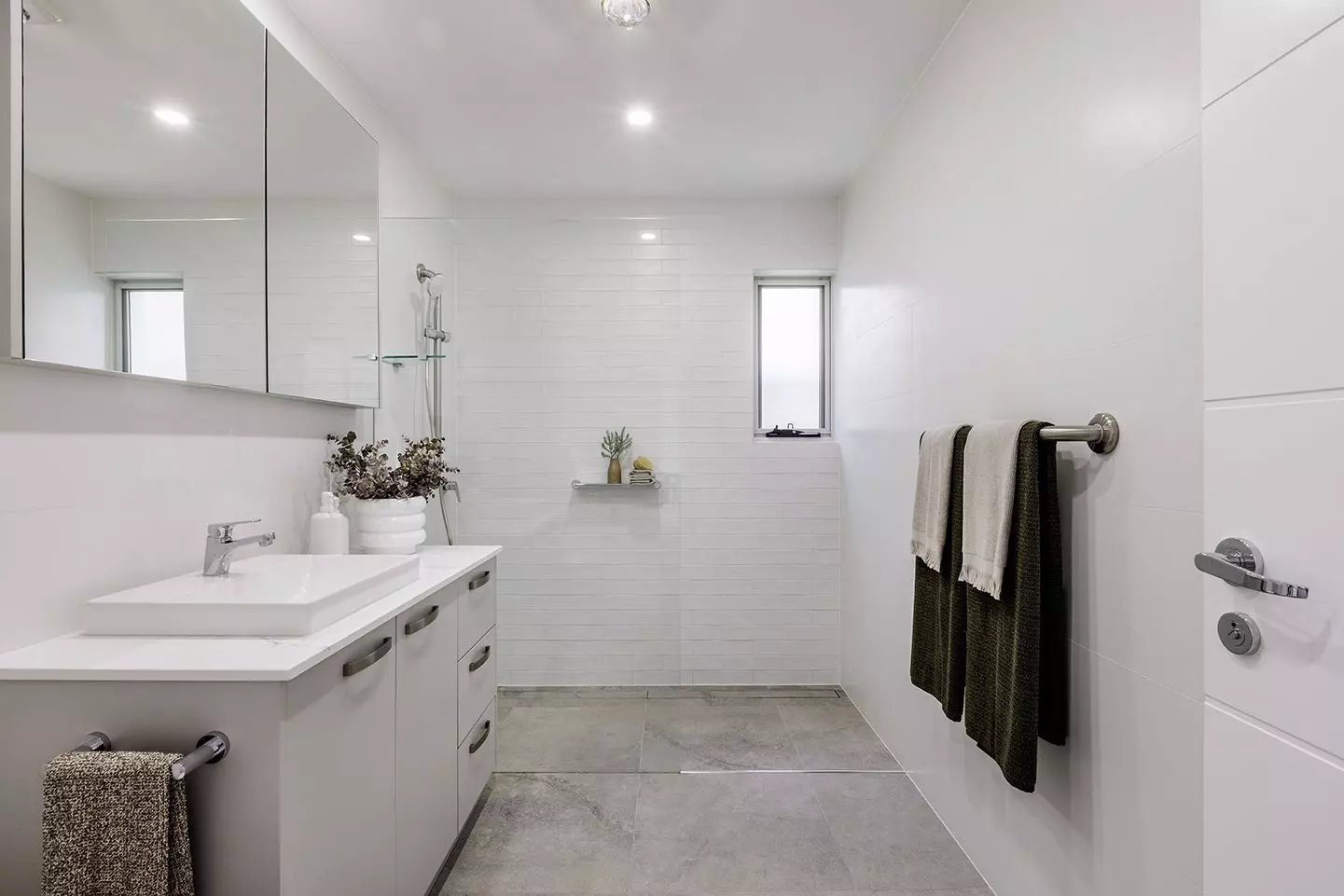 003 Spoonbill Avenue/33 Shearwater Drive, Shortland, NSW 2307