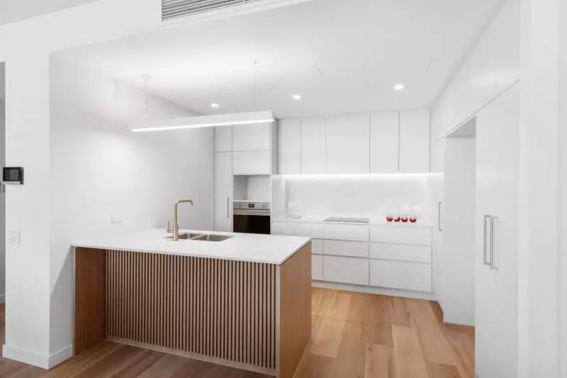 Spacious courtyard apartment surrounded by established gardens