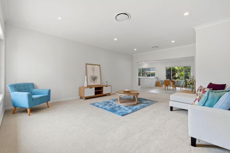 Spacious villa with double garage