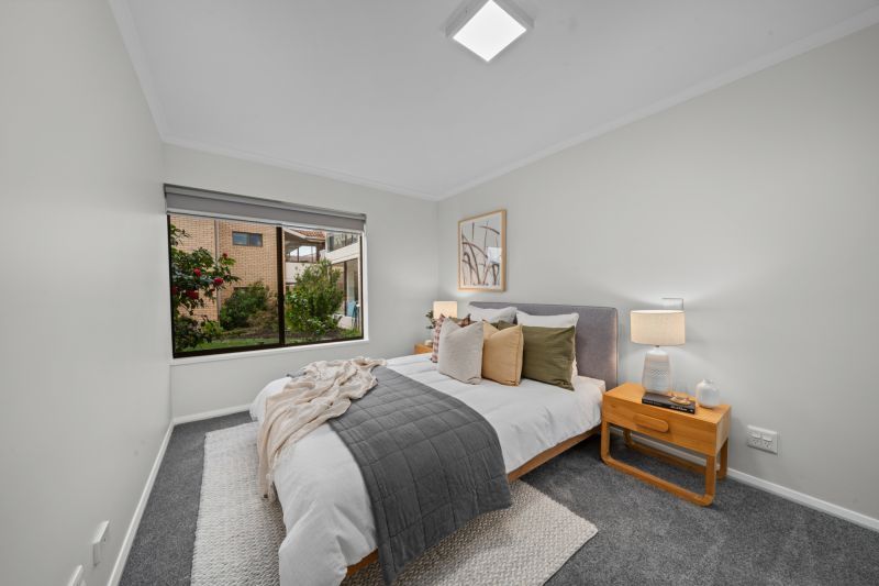 Level entry 2-bedroom villa with glimpses of the Derwent River