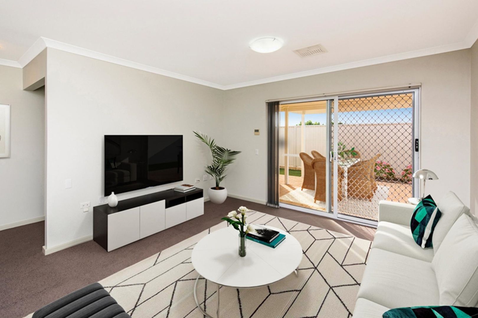 Stylish Two-Bedroom Villa with Clubhouse and Pool Access