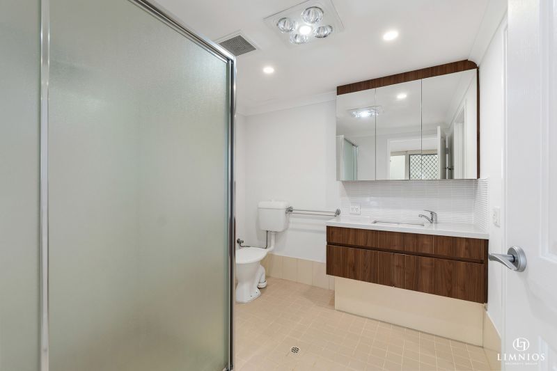 SOLD North facing, courtyard villa in the heart of Mercy Village.