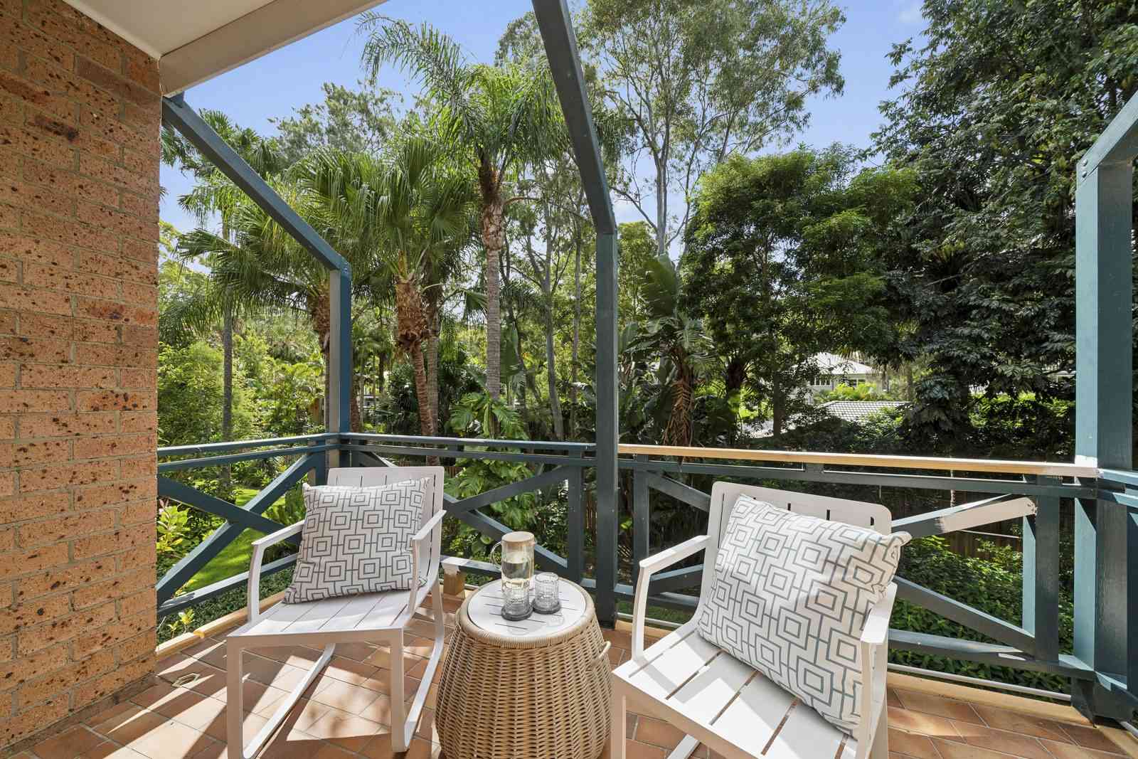 Contemporary & Stylish with Tranquil Reserve Views