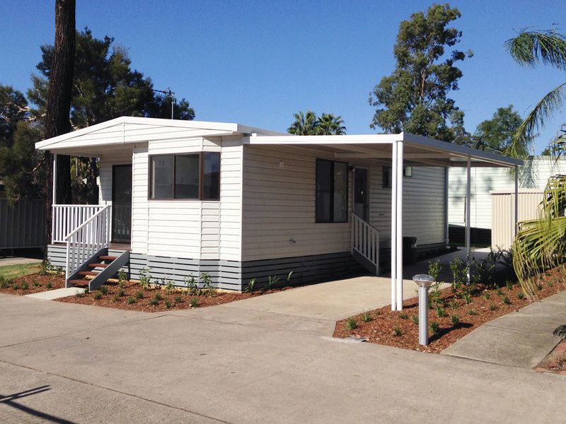 Fully Renovated 2 Bedroom Home: Over 55s Community