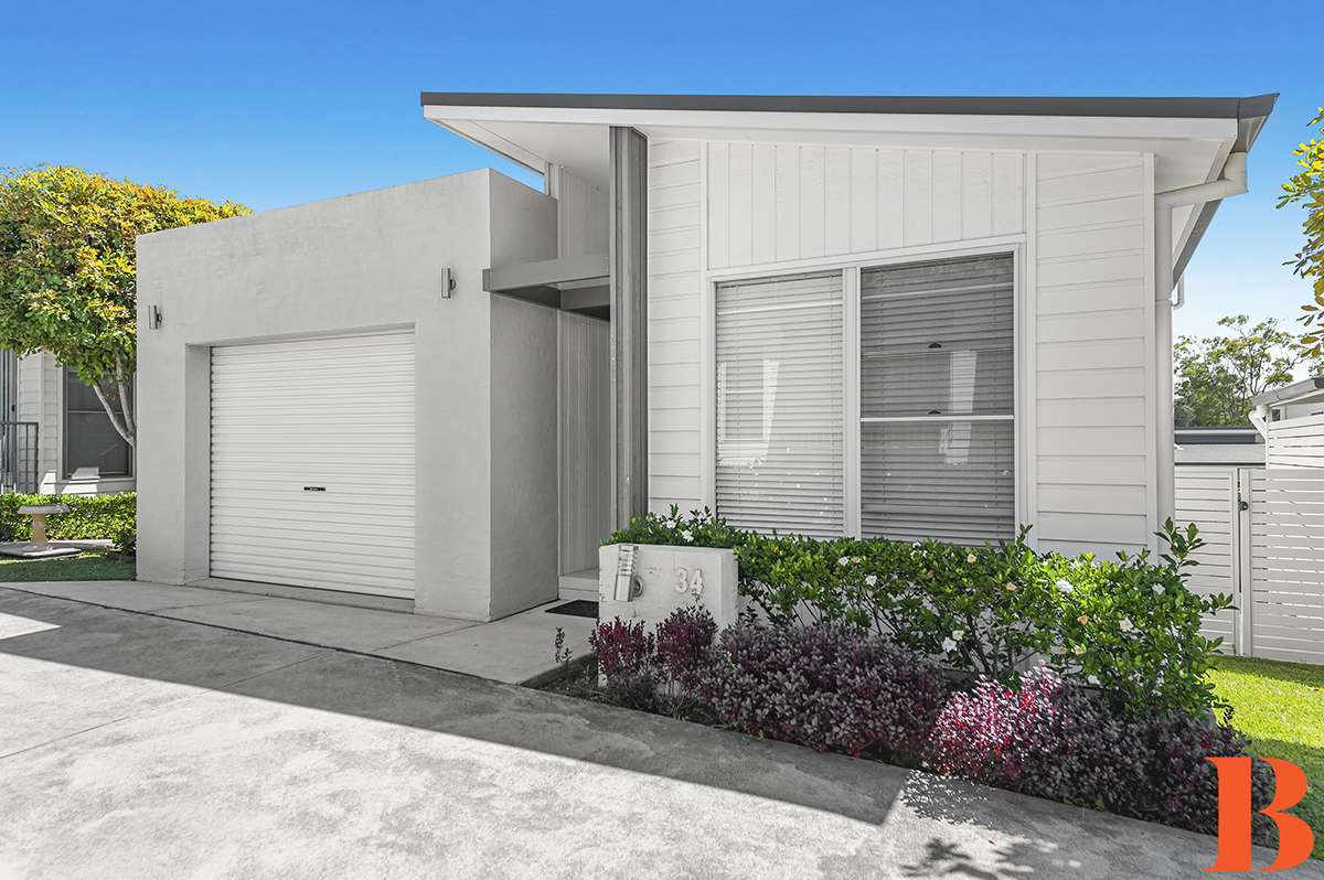 DEPOSIT TAKEN / UNDER CONTRACT - Gated Community - Minutes walk to Pool, Community Centre and Shopping