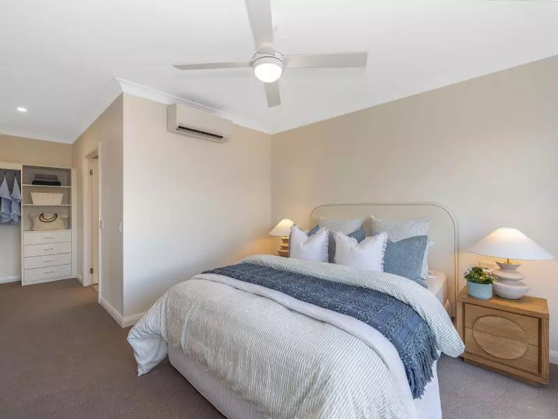 Elegant living by Shortland Waters golf course