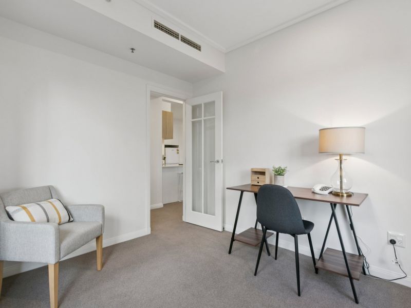 Refurbished Apartment with Leafy Balcony Retreat