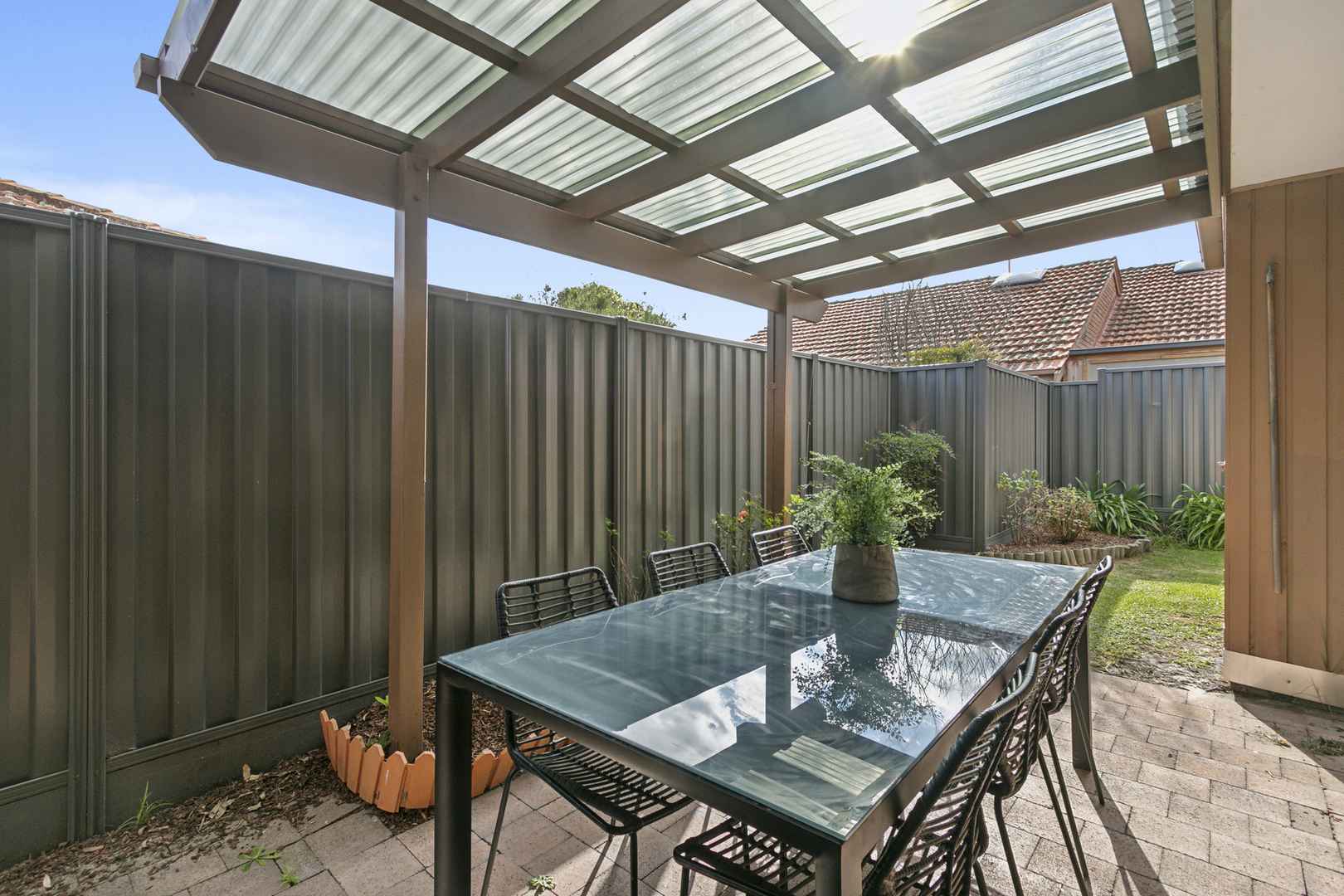 Newly refurbished 2-bed villa with open-plan kitchen