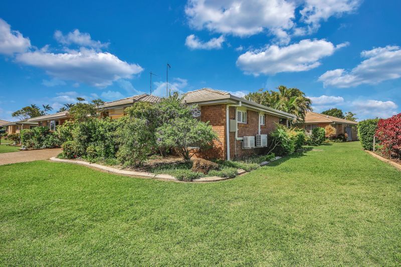 Garden views and coastal breeze!