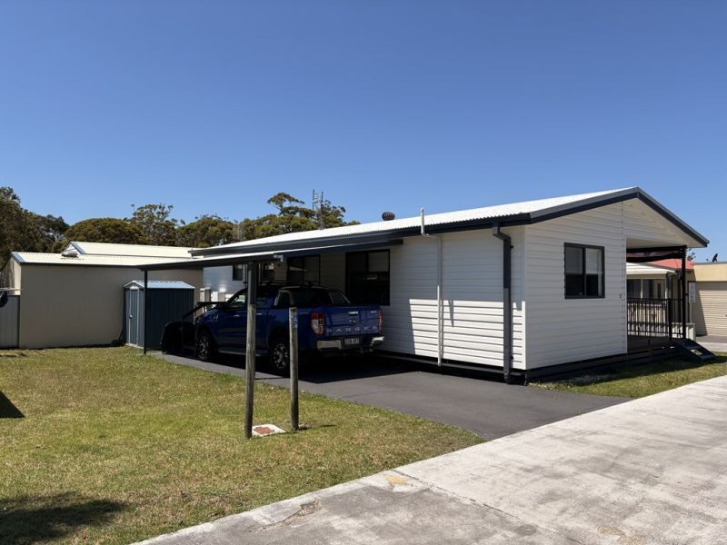 Beautifully presented 2 bedroom home.