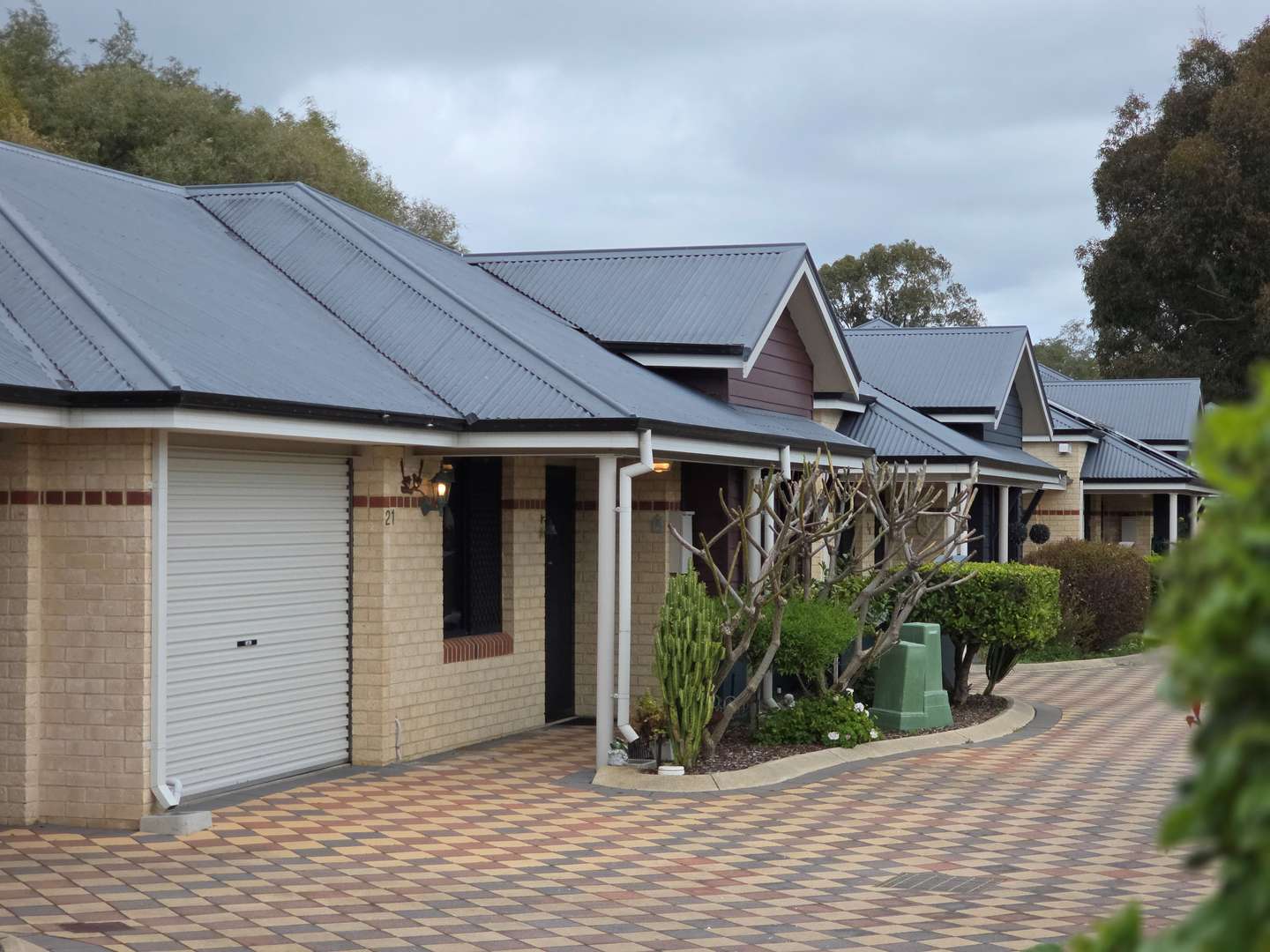 Under Offer! Affordable Independent Living Villa in Busselton - Refurbished prior to Settlement!