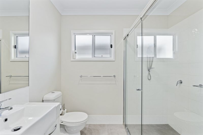 Hidden Oasis with Stunning Sunroom!