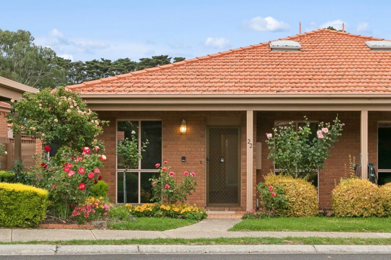 Spacious 2 bedroom villa, nestled amongst a beautiful garden setting