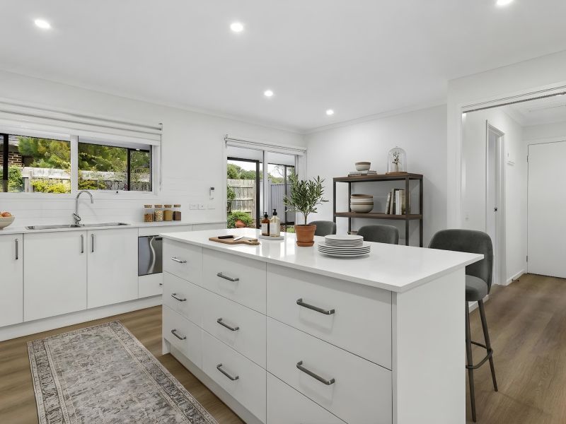Beautifully Refurbished Villa Living