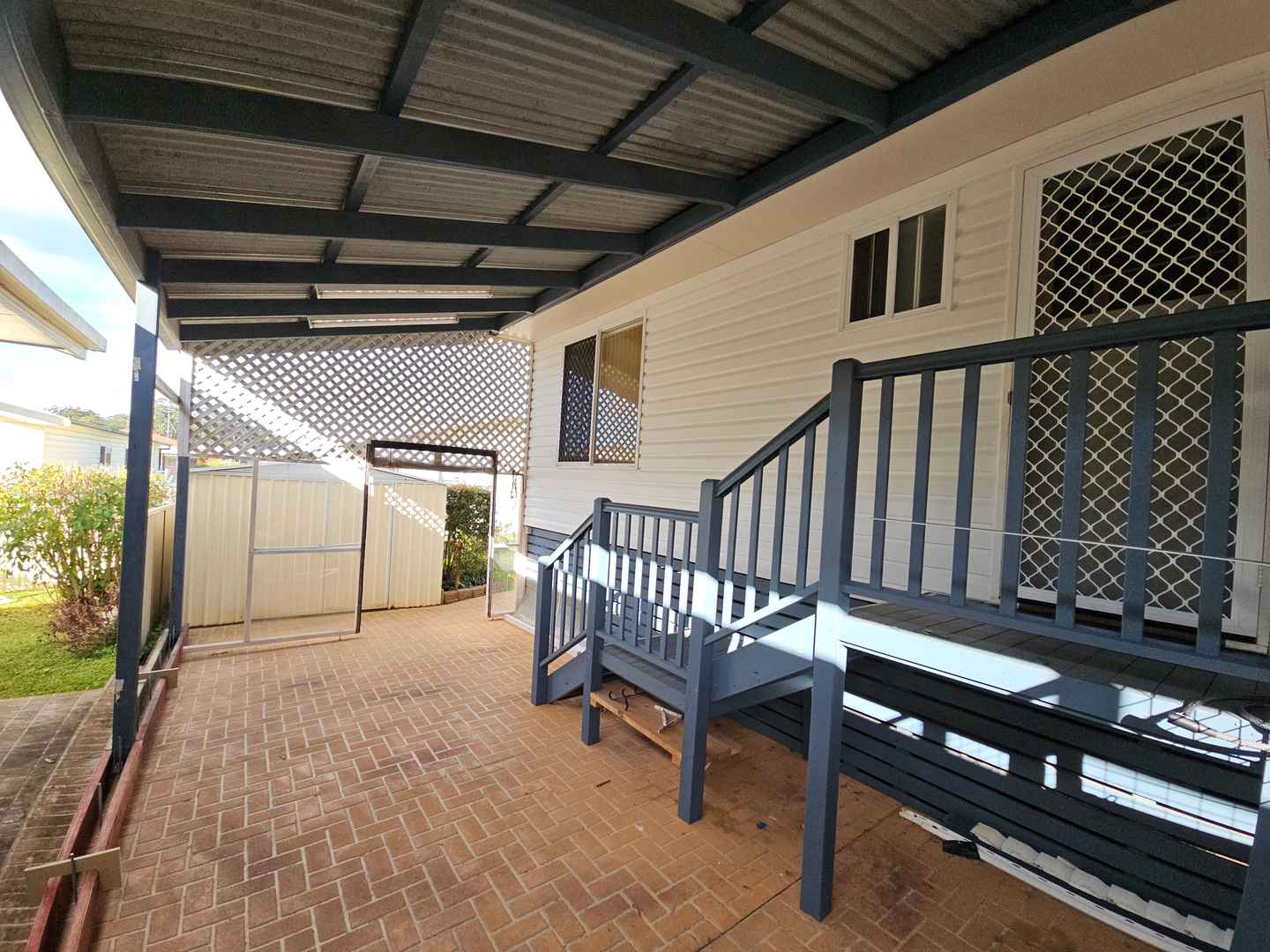 Light-Filled, Airy Corner Block Home In Idyllic Location