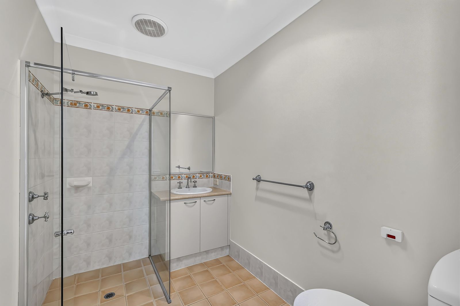 Light and bright villa close to amenities