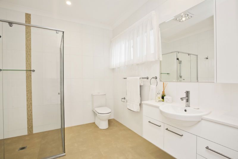 Fully refurbished freestanding villa