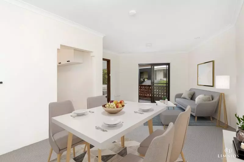 Scenic Top Floor Apartment