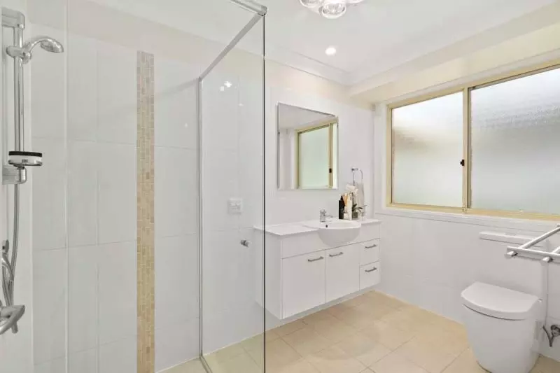 Fully Refurbished Stunning Villa Overlooking The Parklands.