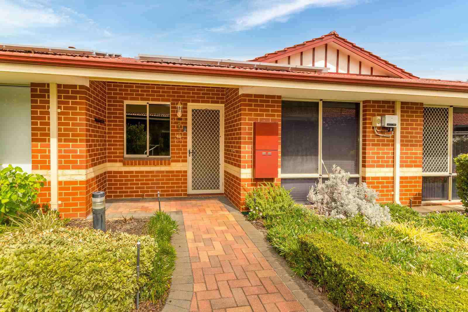 Well-appointed villa nearby to amenities