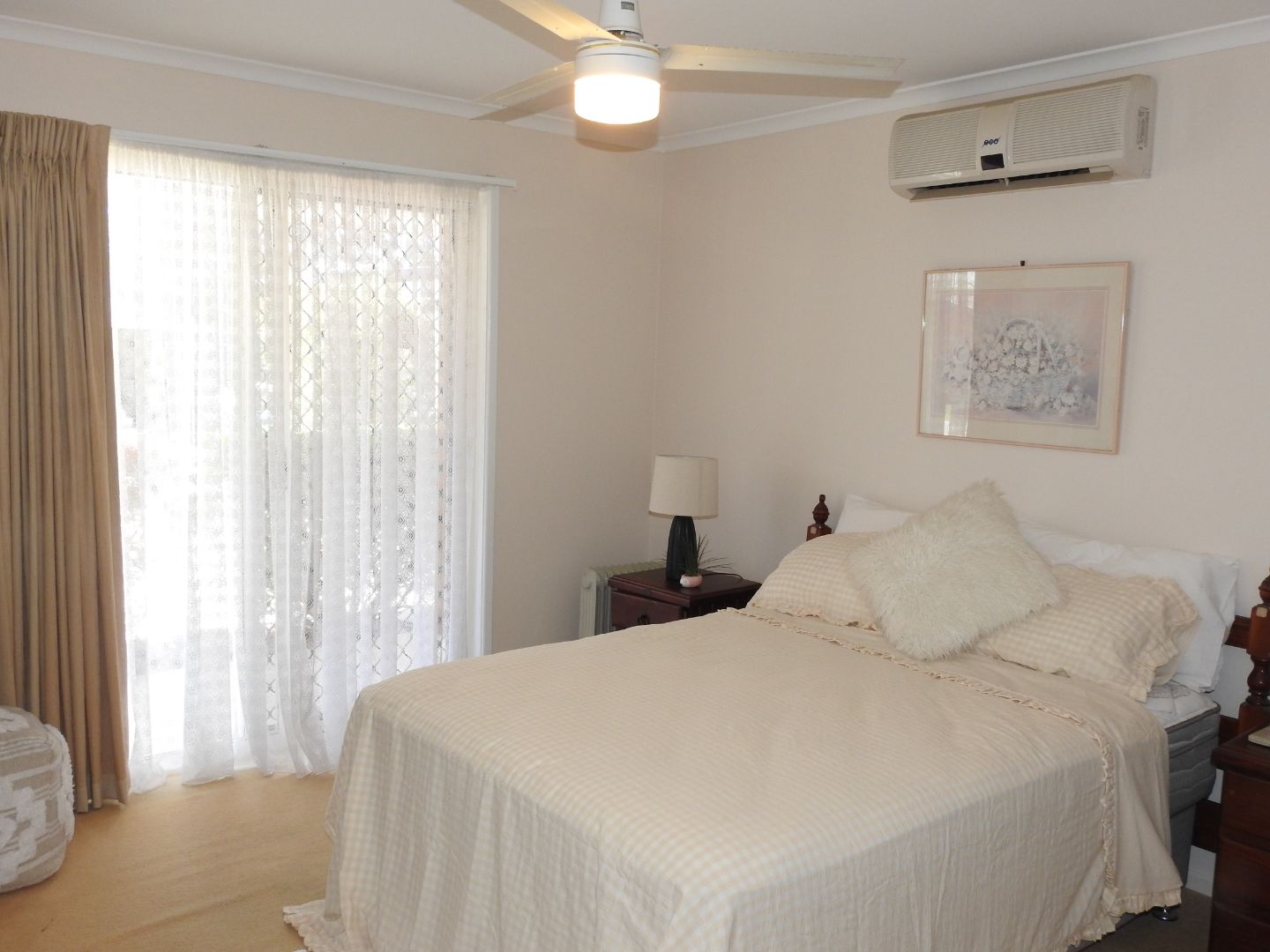 Easy stroll to the Lake