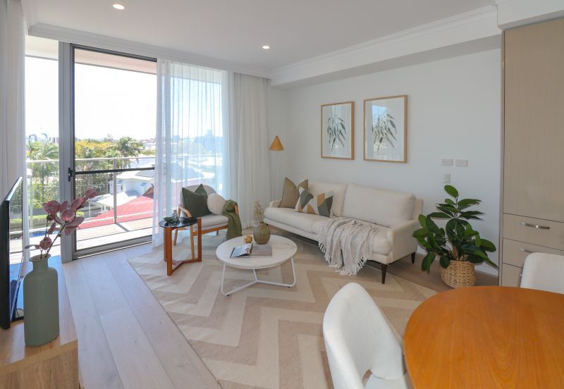 Newly reinstated Apartment with amazing full city views -this awaits you! 1 bedroom / 1 study / 1 bathroom