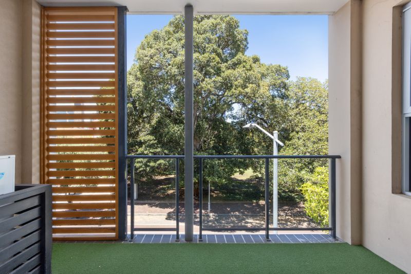 Stunning Views, Central Living!