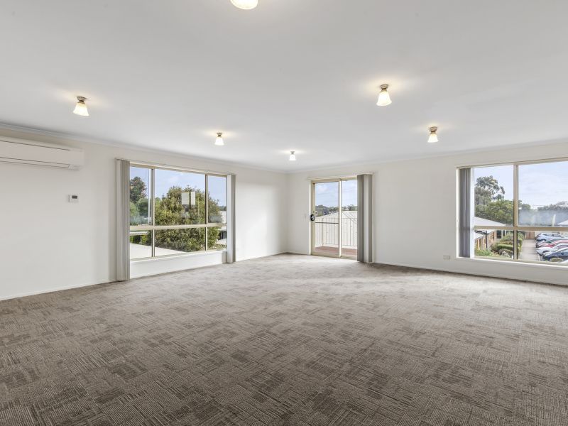 Rent in Seniors Community - 3 bed, 2 bath self-catered unit with kitchen