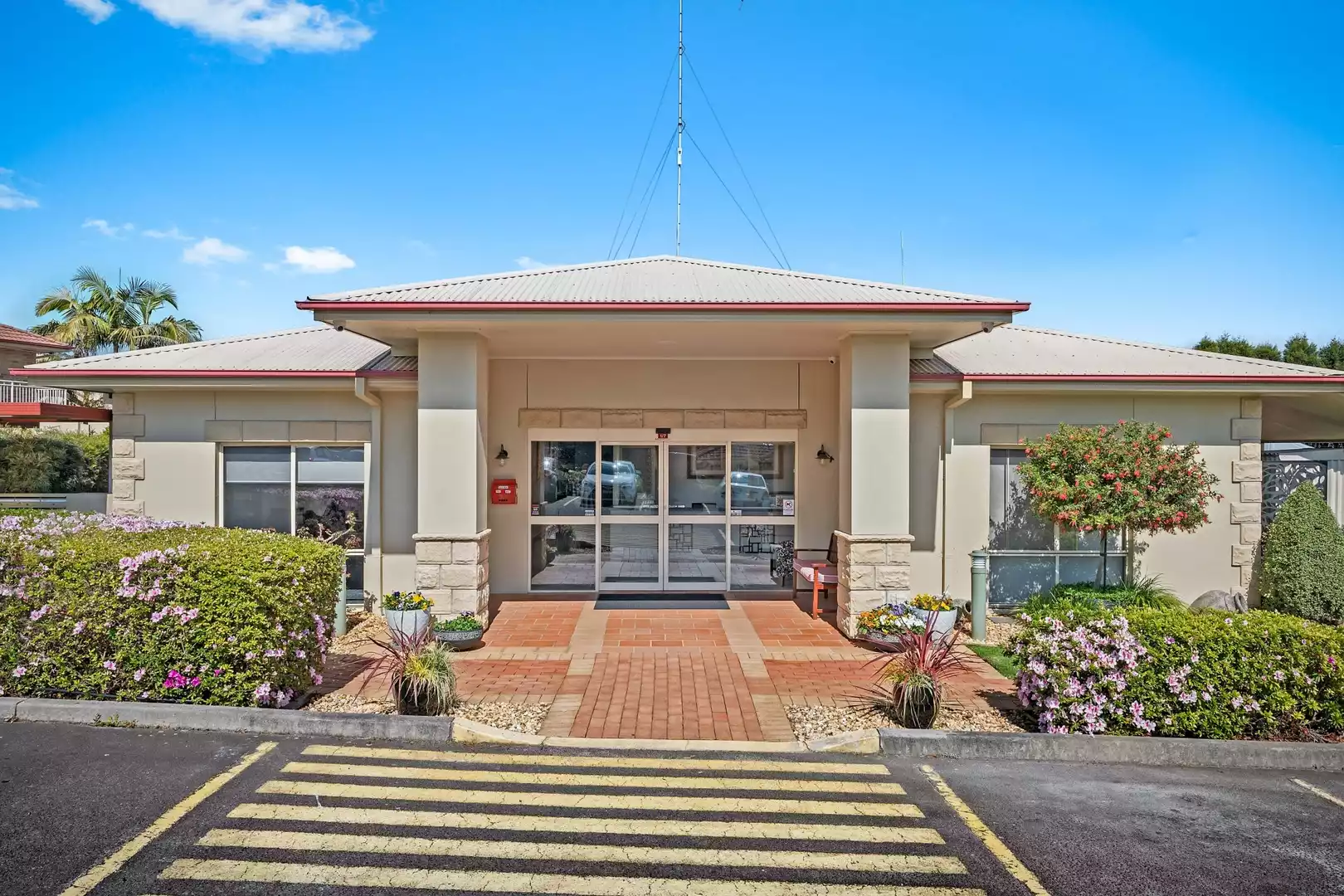 One Of The Best Villas In Mountainview Retreat!     