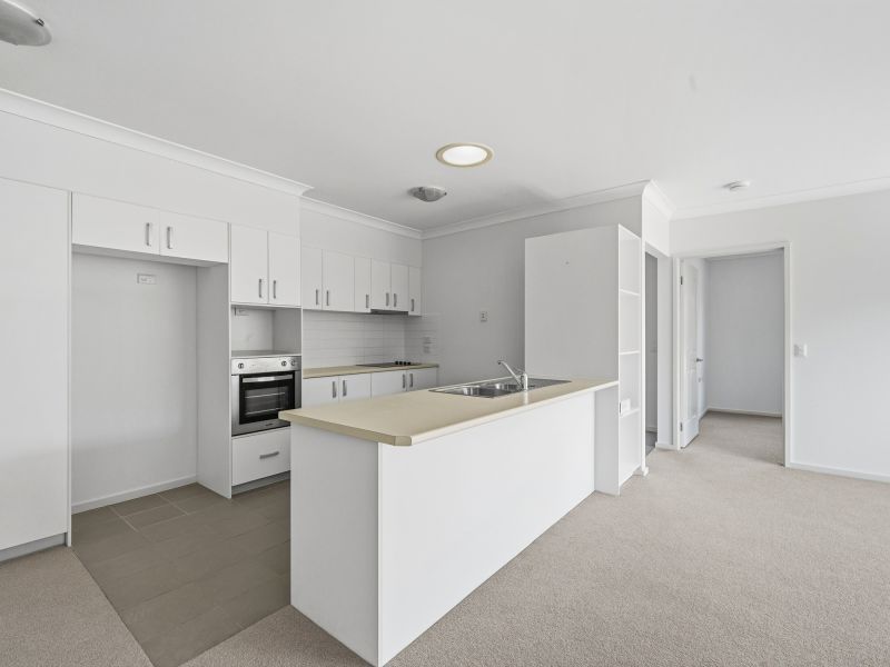 Beautifully Presented Corner Villa