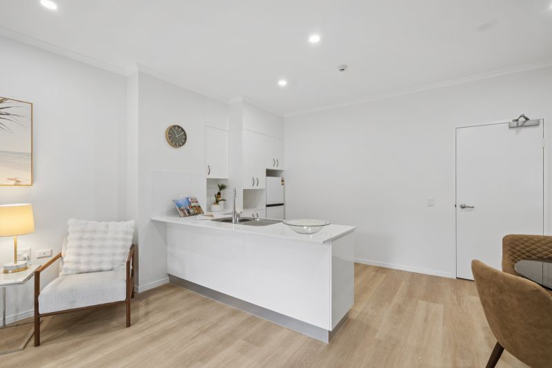 Conveniently located one-bedroom apartment with lovely view