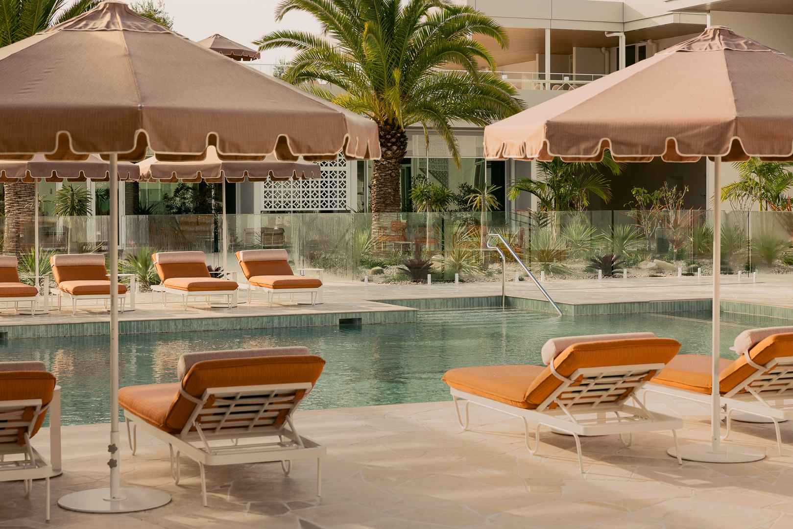 Palm Lake Resort Pelican Waters