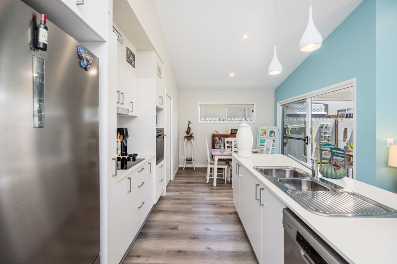 Stylish Corner Block with Bushland Views