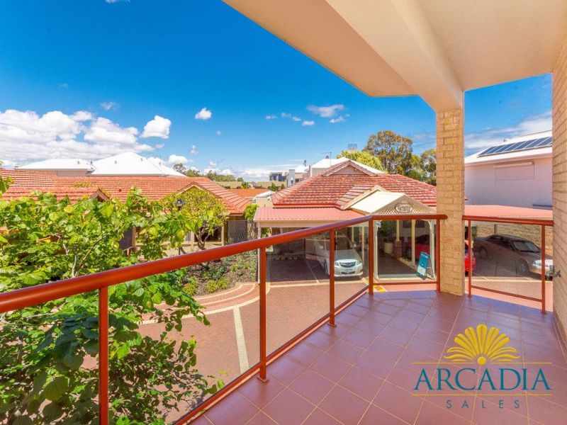 ARCADIA WATERS BICTON - 3 Bedroom, First Floor Stunner...