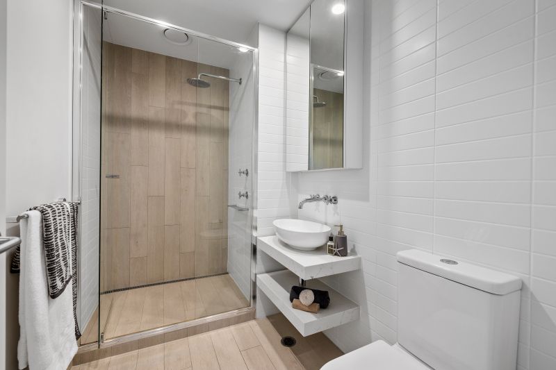 Modern Design, Location and Professional Lifestyle!