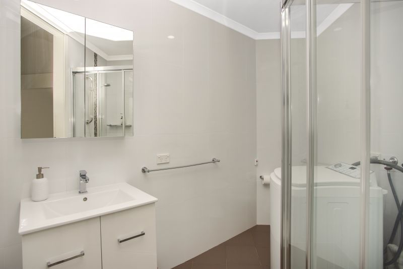 Bright and sunny first floor unit