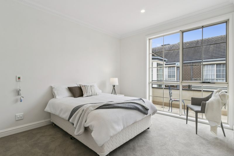 Stylish first-floor apartment